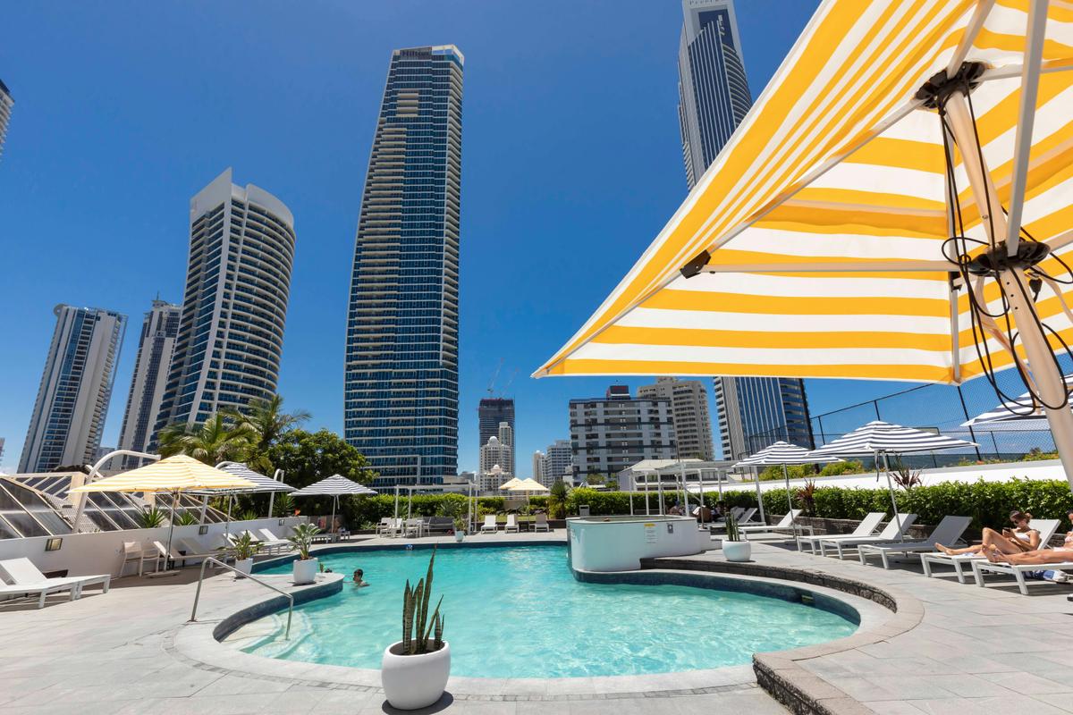 Novtoel Surfers Paradise - Level 5 Poolside