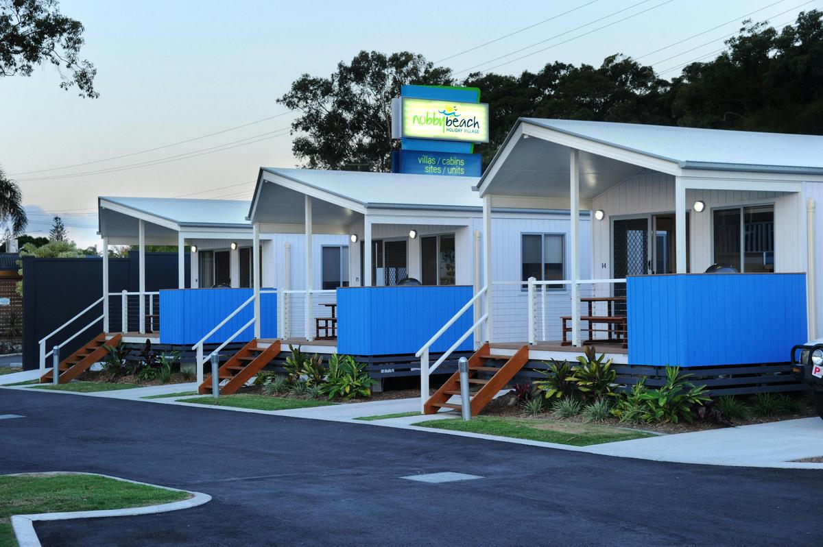 Deluxe Tropical and Seabreeze Villas