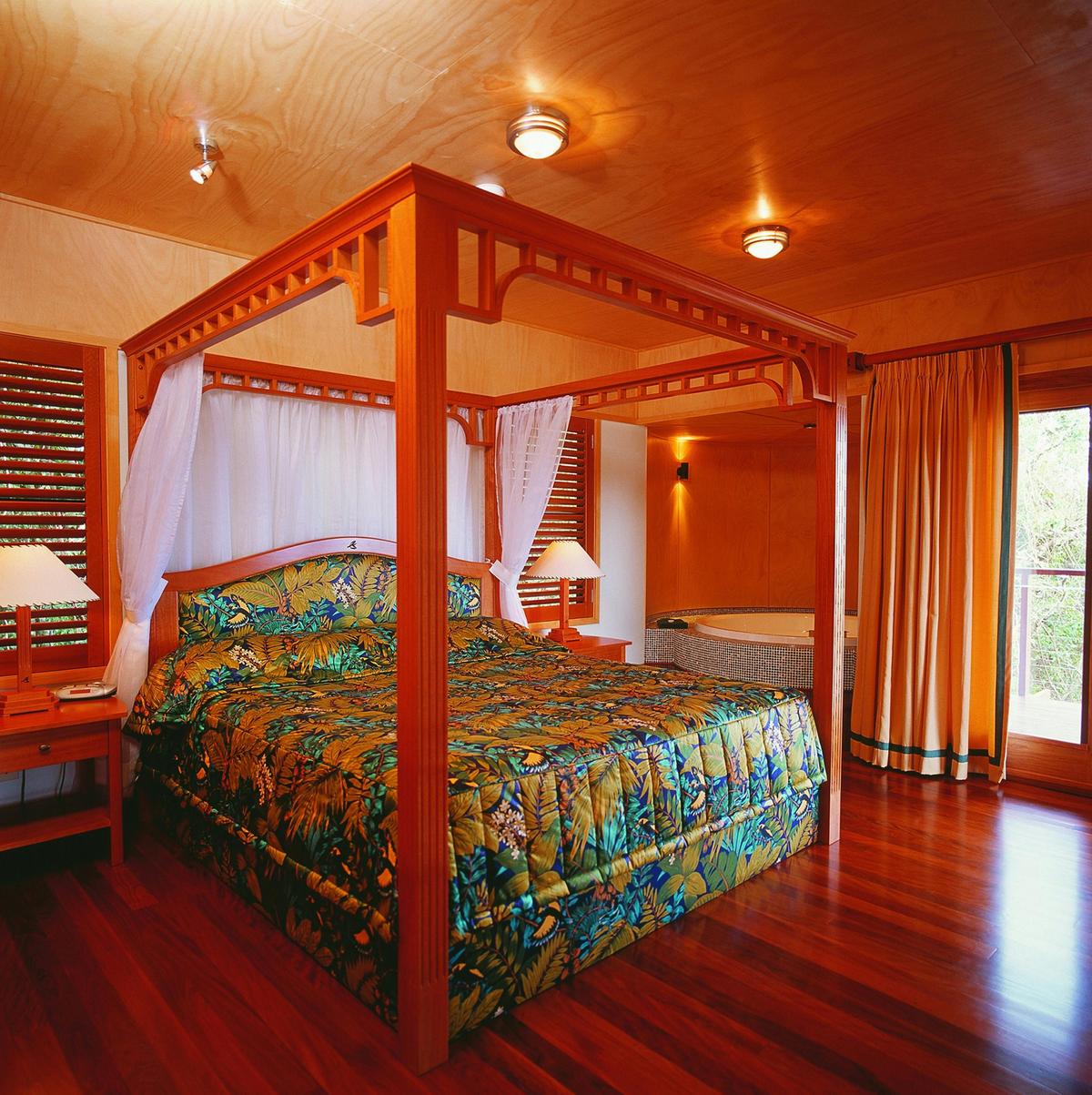 2 Bedroom Canopy Suite