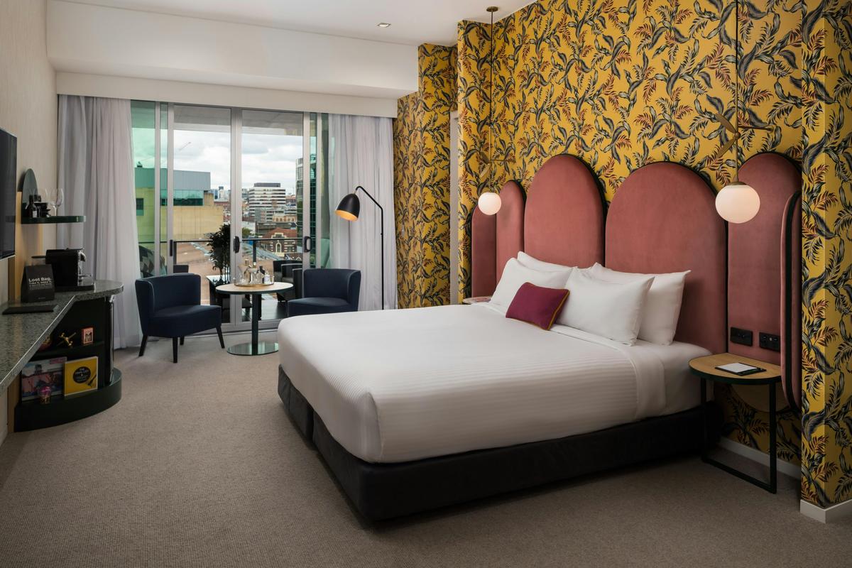 Valley Suite - Bedroom with Balcony