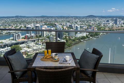 Oaks Brisbane Aurora Suites