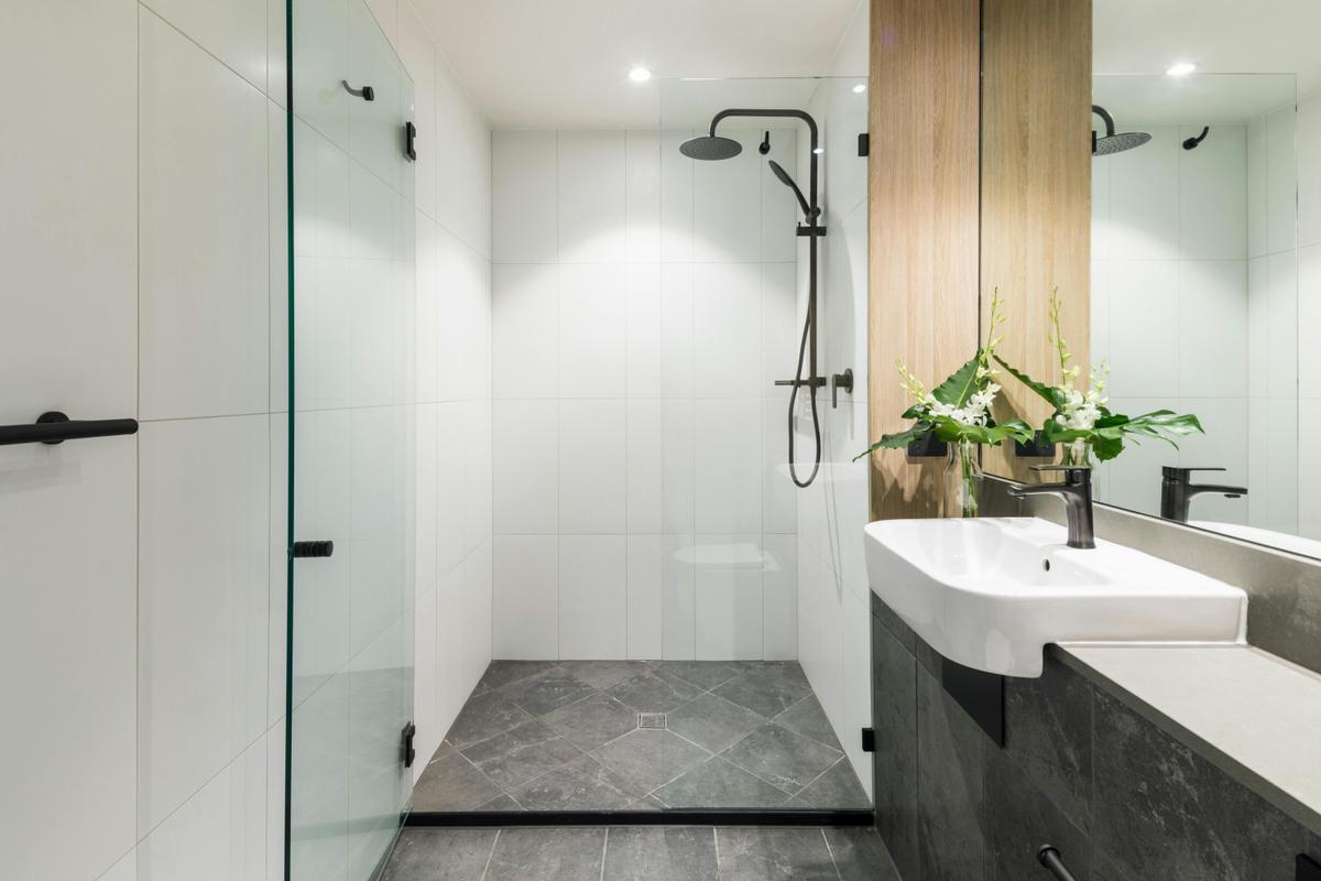 Oaks Cairns Hotel - Bathroom