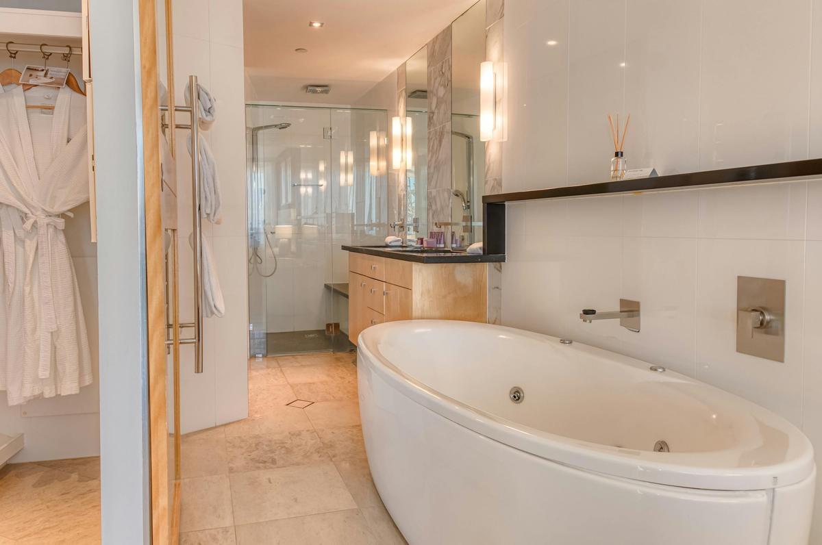 2 Bedroom Suite