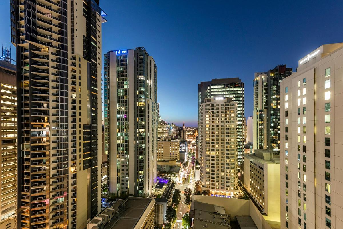 Oaks Brisbane River City Suites