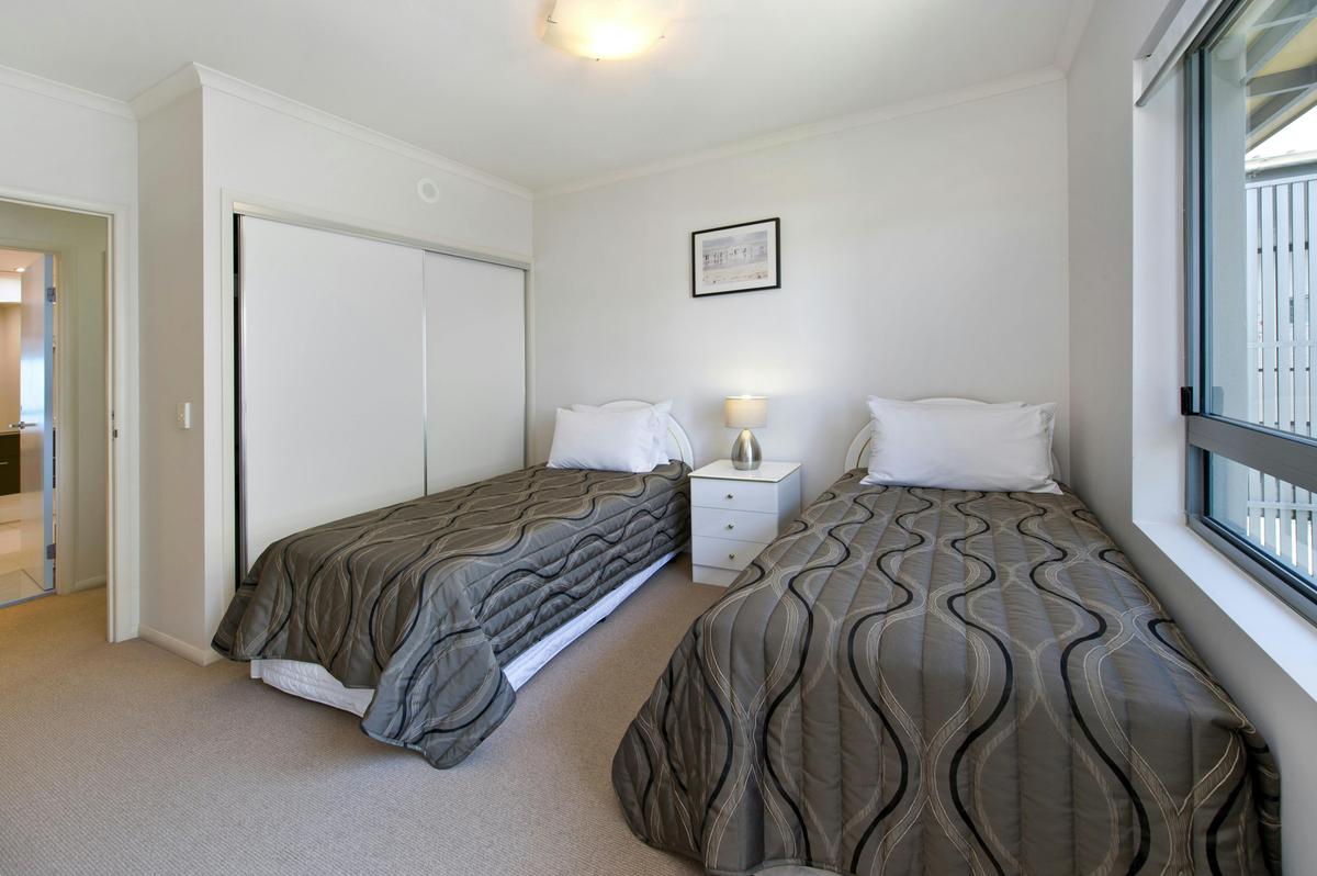 Bedroom 2 - Queen or 2 singles