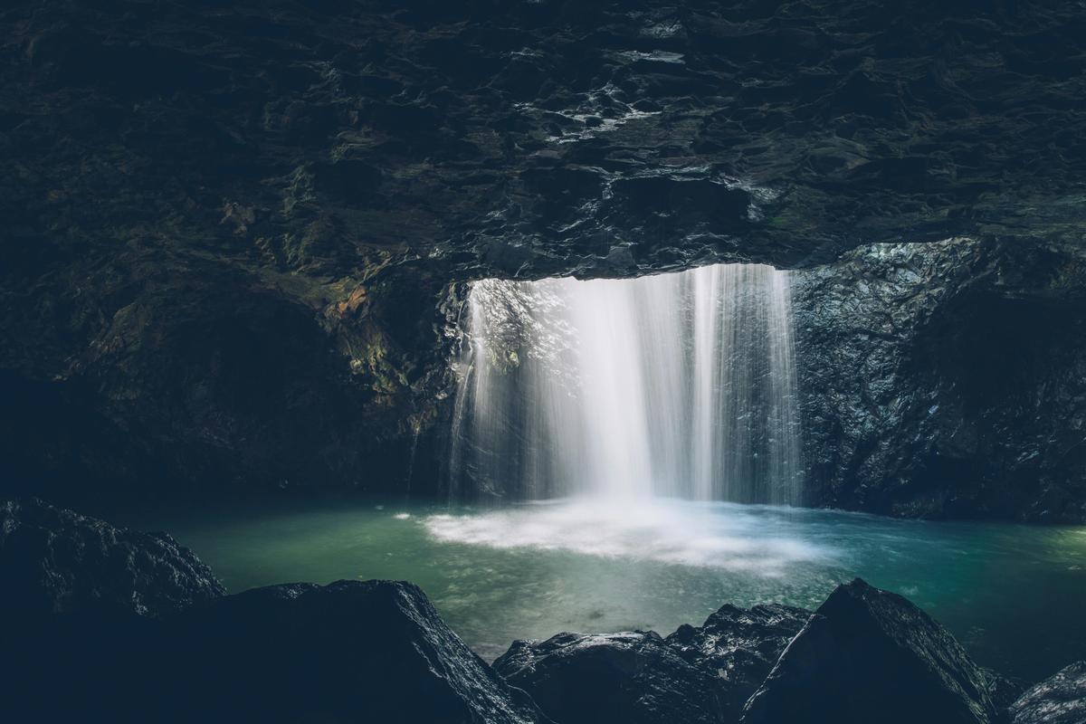 Super 7 Waterfalls and Natural Bridge Tour at Springbrook National Park