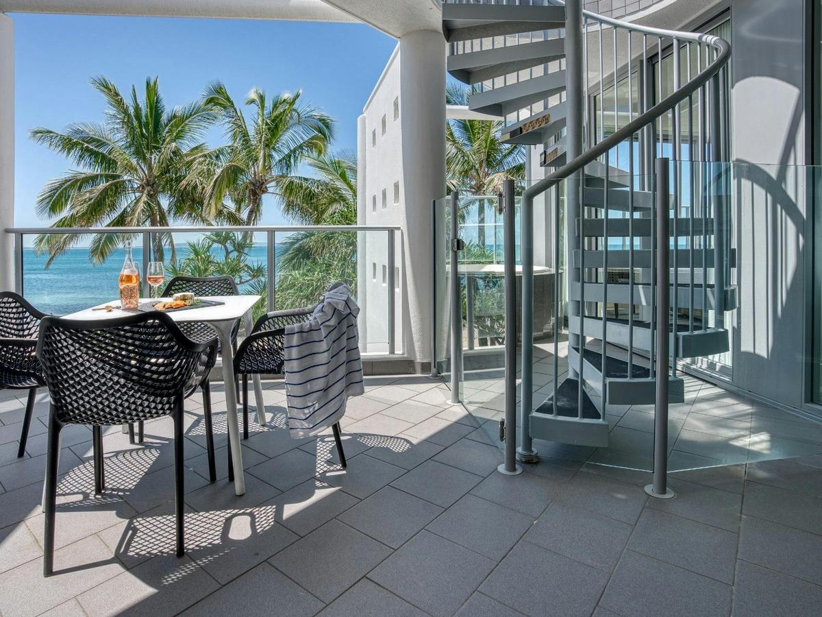 One Bedroom Beachfront Spa Penthouse