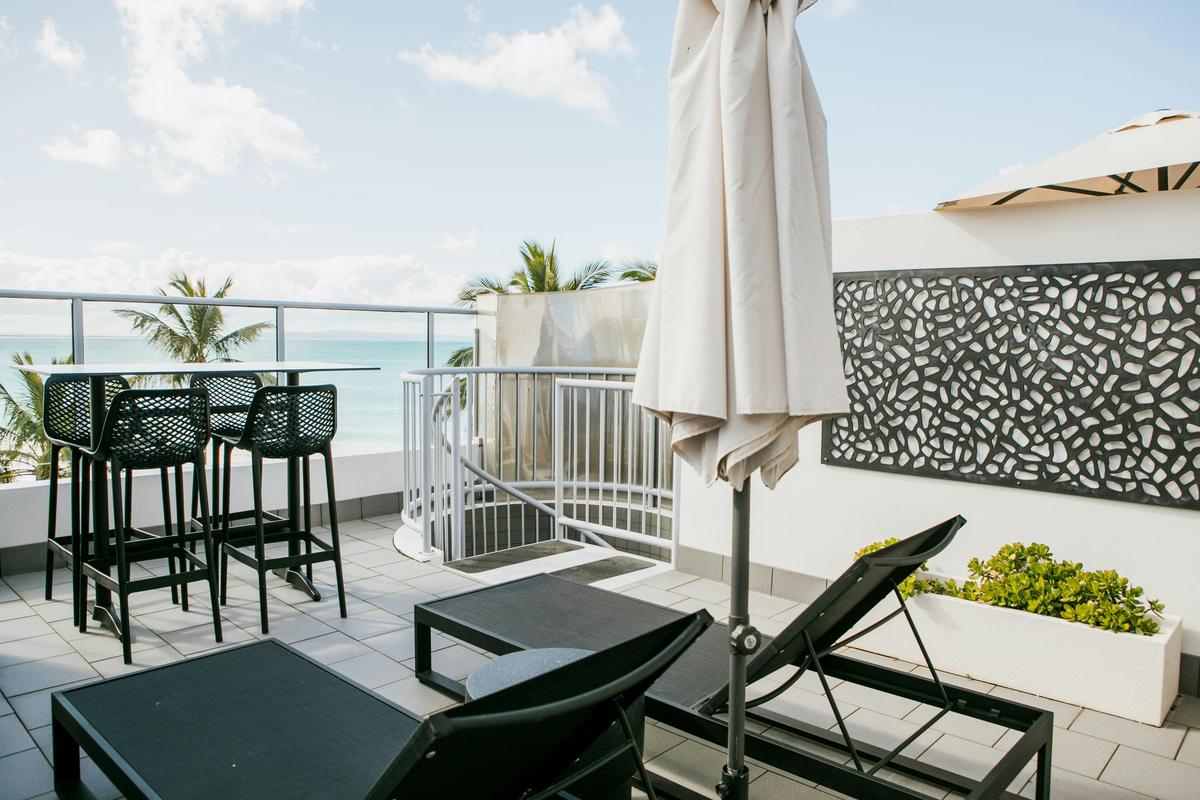 Beachfront Spa Studio Penthouse