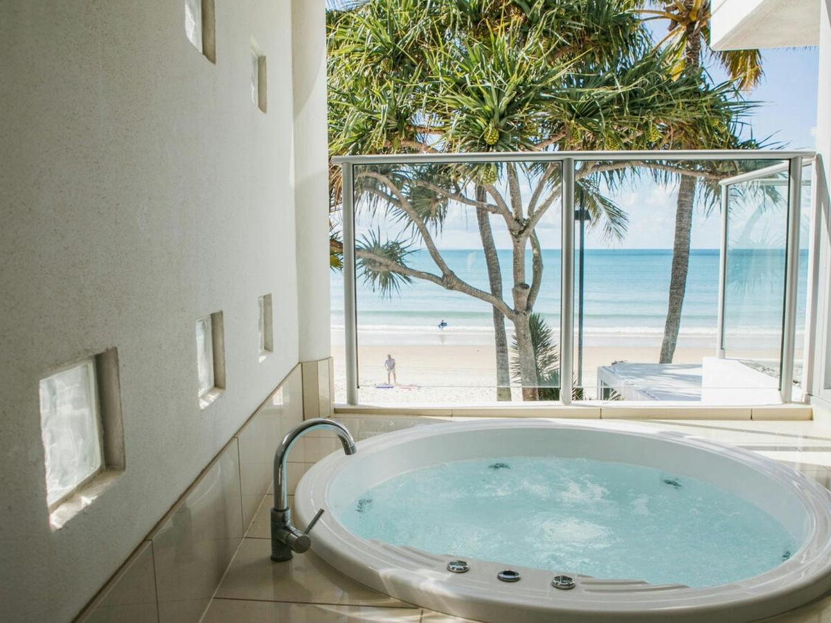 One Bedroom Beachfront Spa