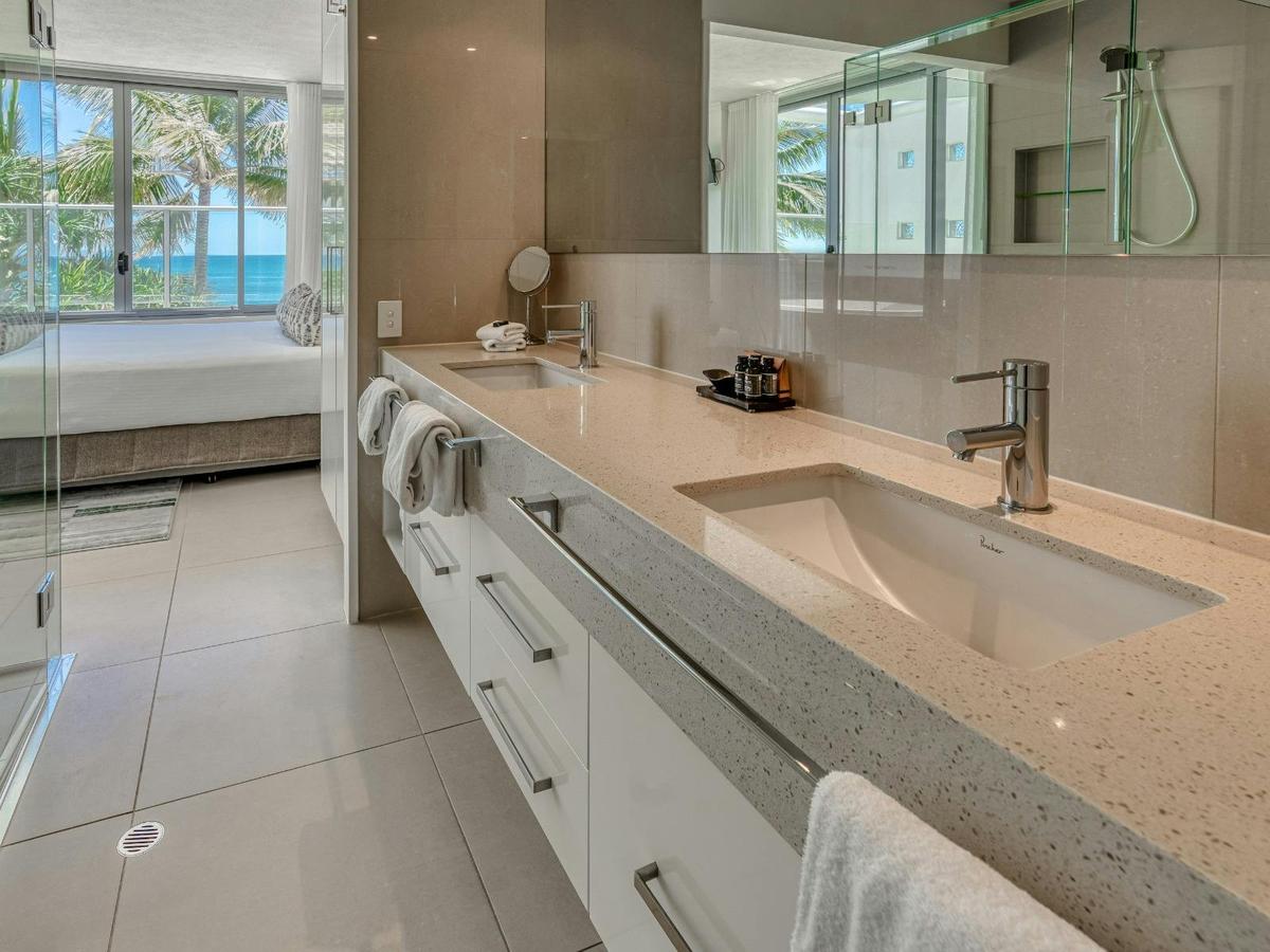 One Bedroom Beachfront Spa Penthouse
