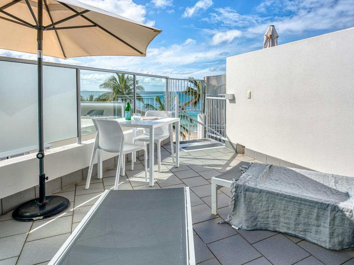 One Bedroom Partial Beach View Spa Penthouse