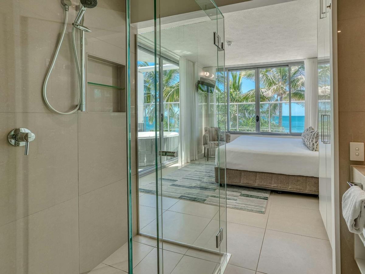 One Bedroom Beachfront Spa Penthouse