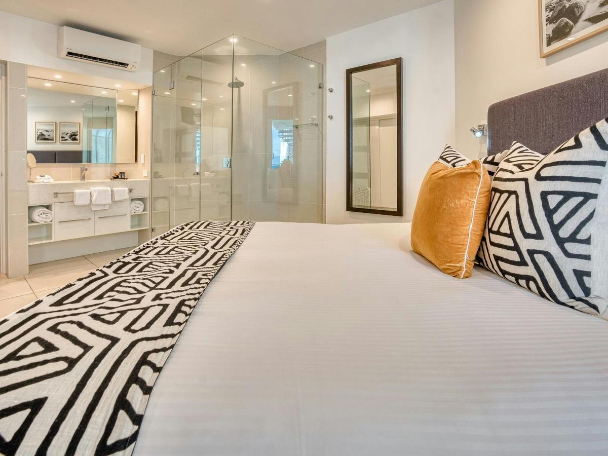 One Bedroom Partial Beach View Spa Penthouse