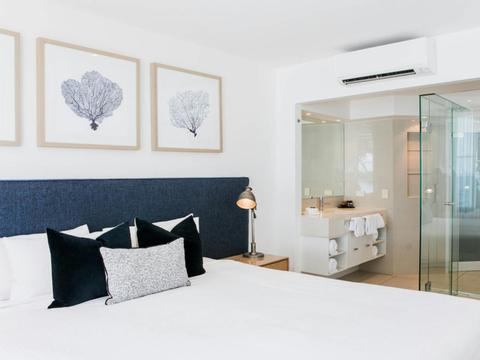 One Bedroom Beachfront Spa