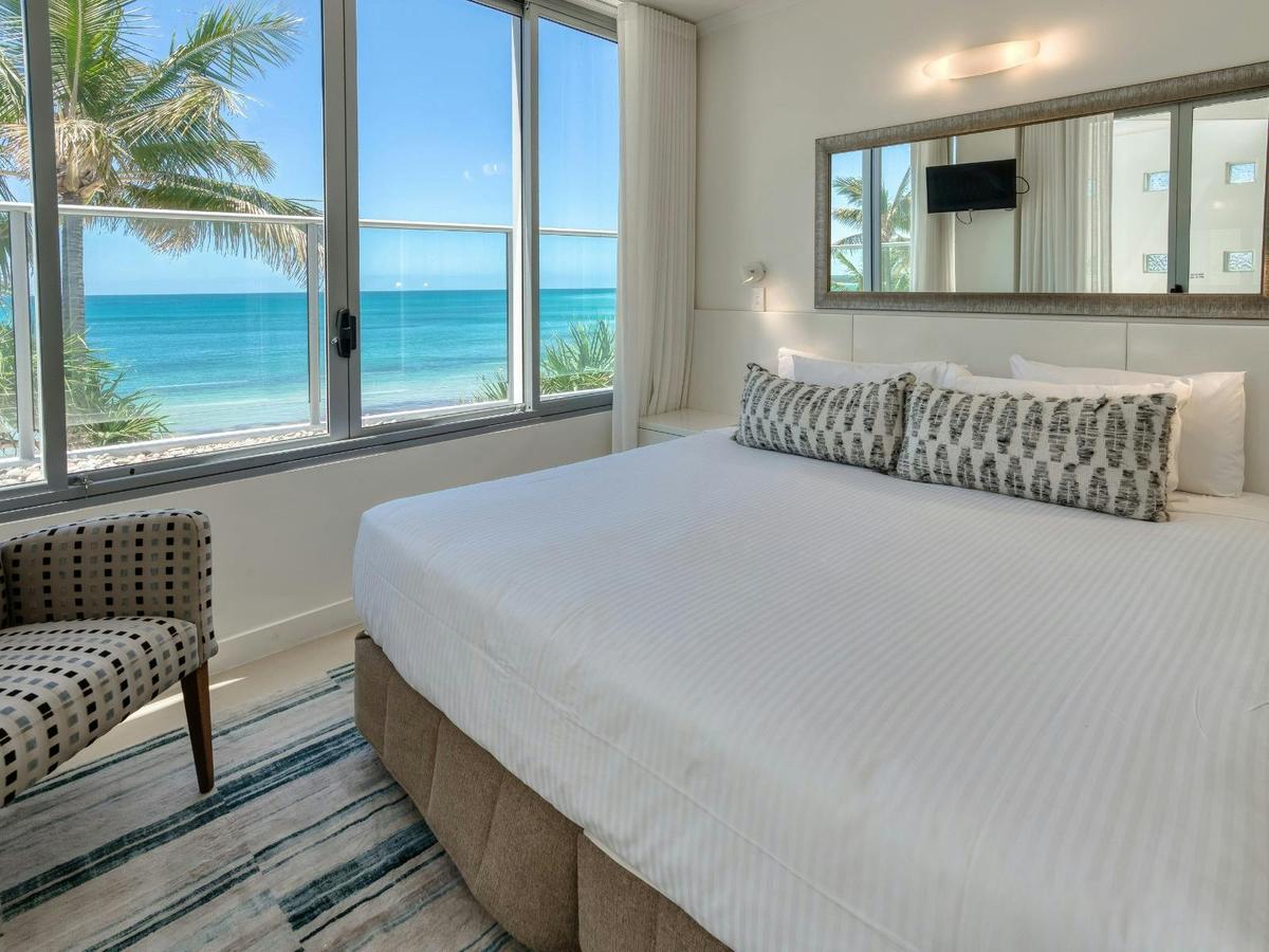 One Bedroom Beachfront Spa Penthouse