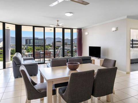 Park Regis Piermonde Apartments