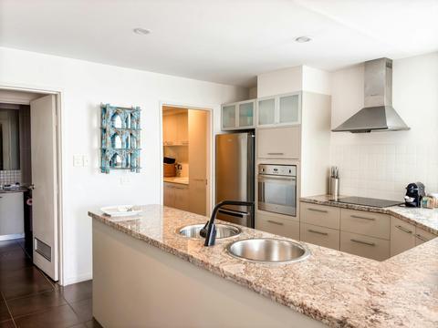 Apartment 7 - 2 Bedroom Ocean View