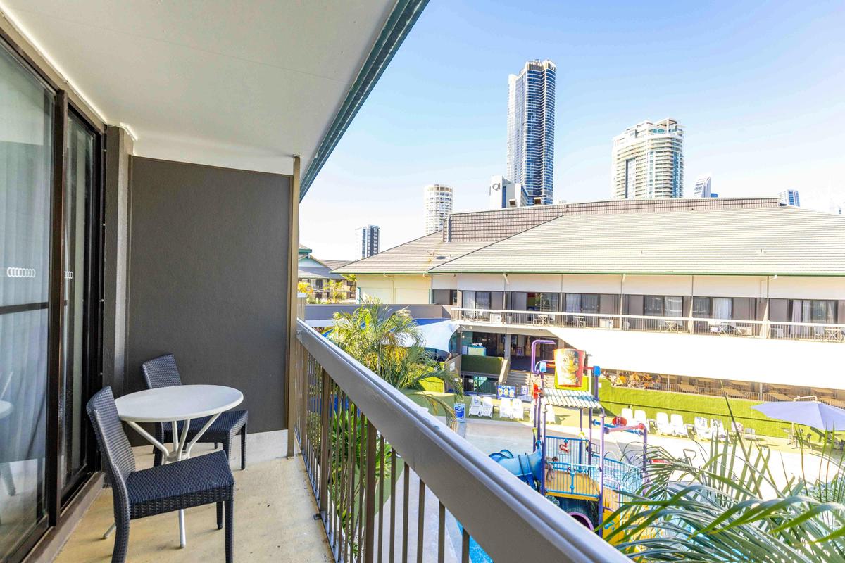 Cleos Standard Resort Room