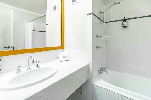 Cleos Standard Resort Room
