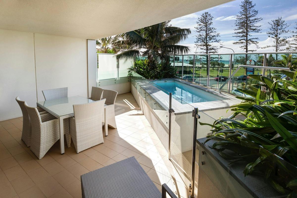 2 Bedroom Apartment With Pool
