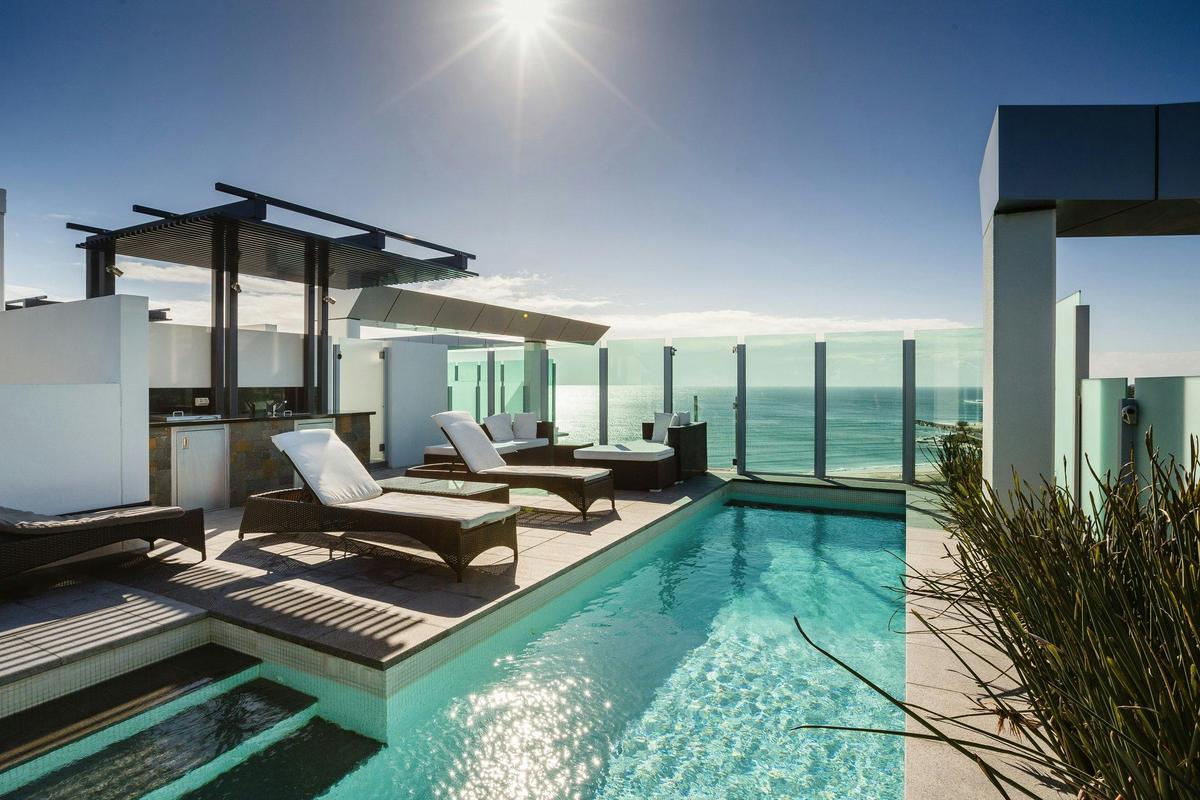 2 Bedroom Sub Penthouse With Pool