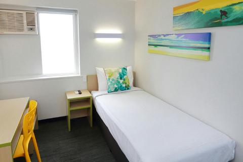 Economy Single – Shared Facilities