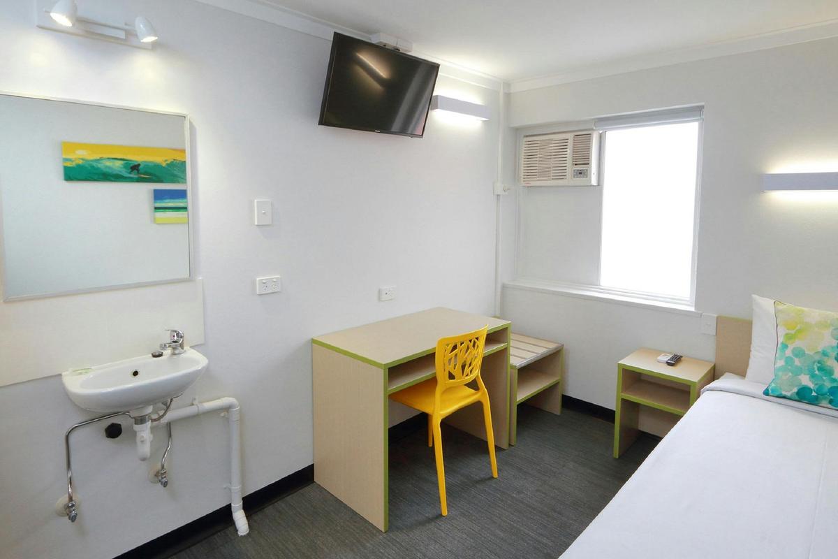 Economy Single – Shared Facilities