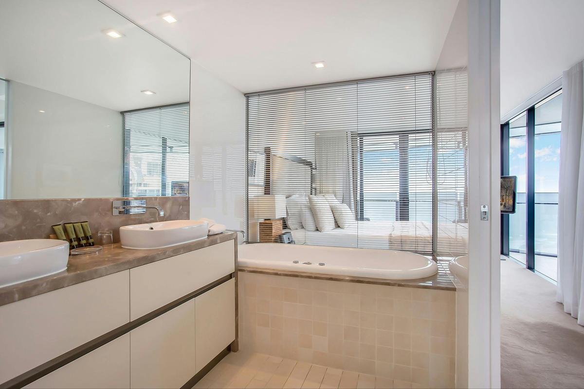 2 Bedroom Ocean View Apartment