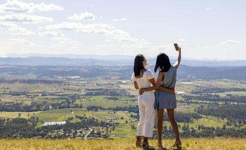 Pineapple Tours - Gold Coast