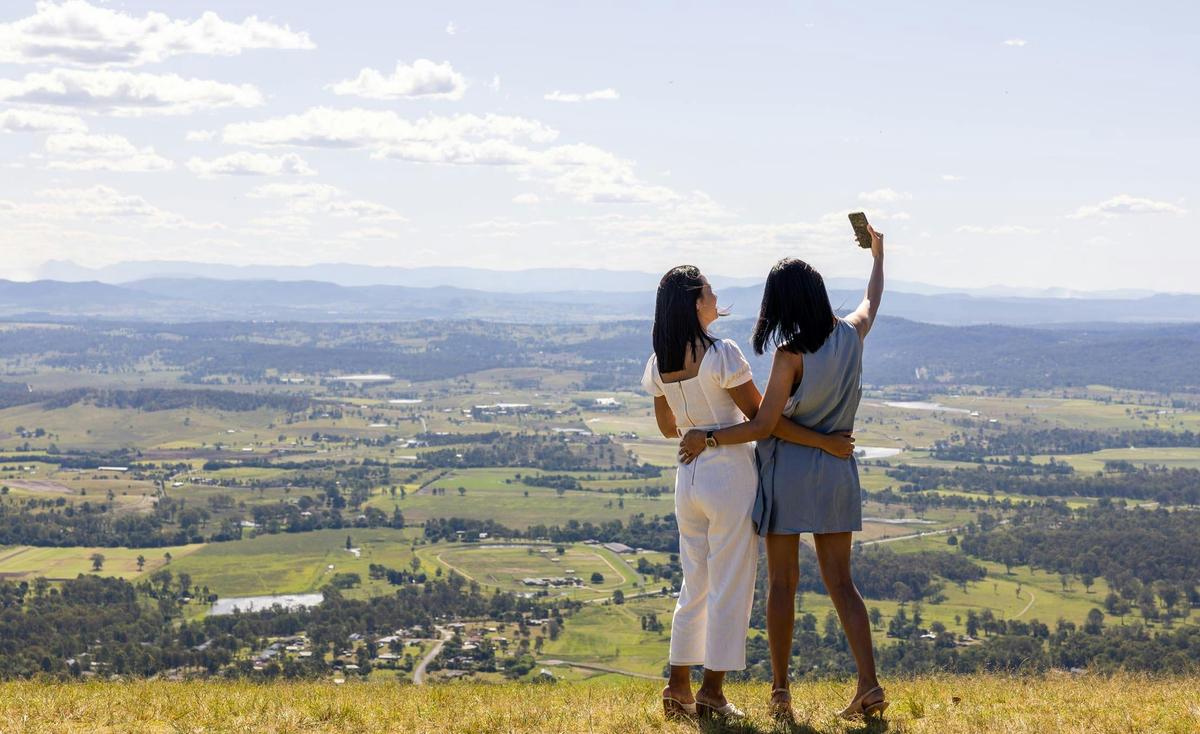 Visit Tamborine Mountain with Pineapple Tours