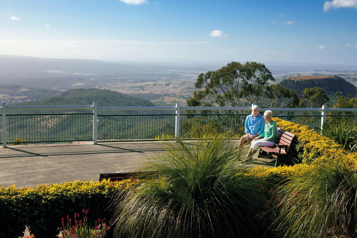 Picnic Point Lookout And Parkland