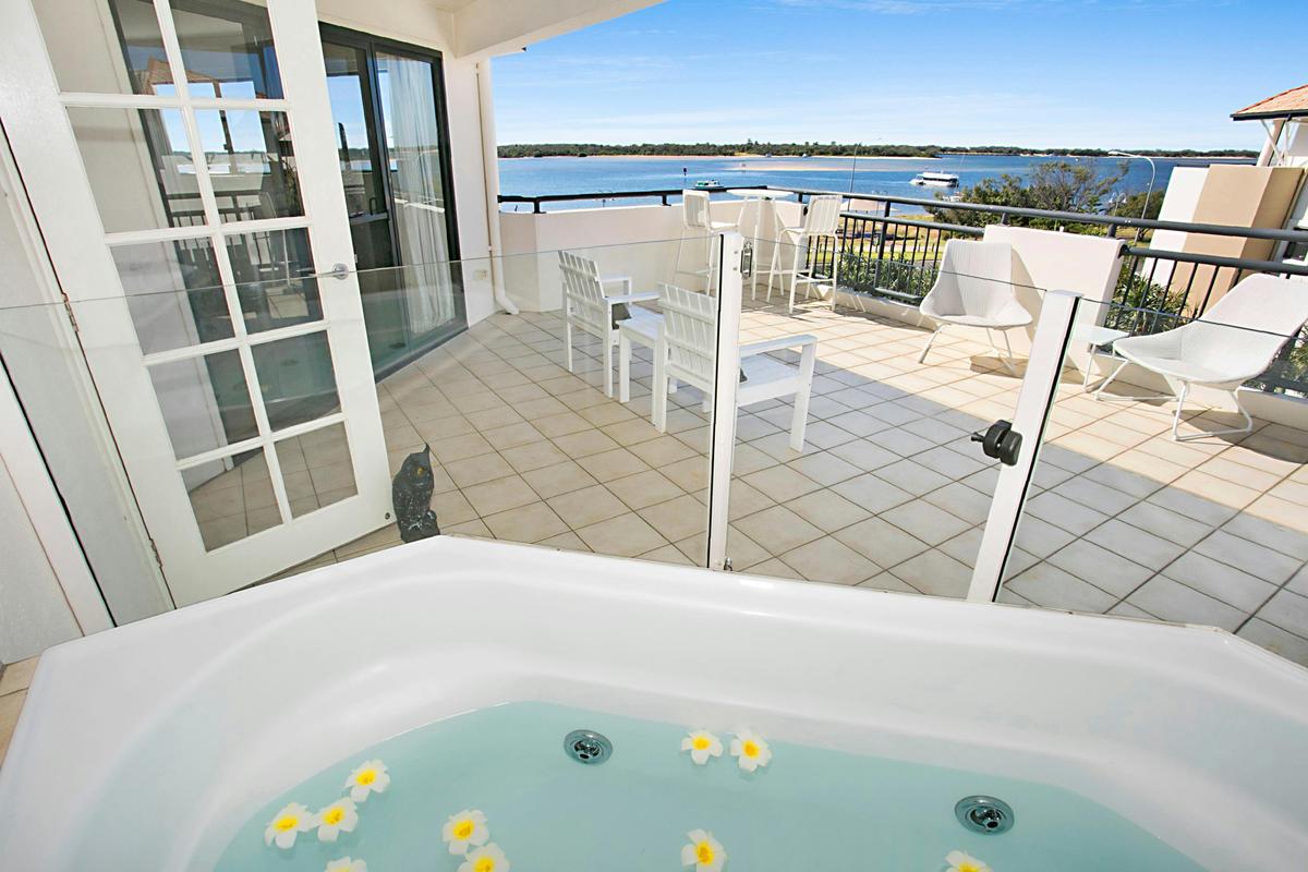 3 Bedroom Spa Apartment