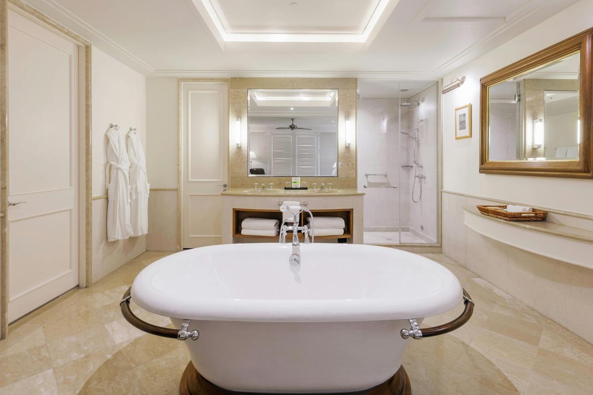Executive Pullman Suite