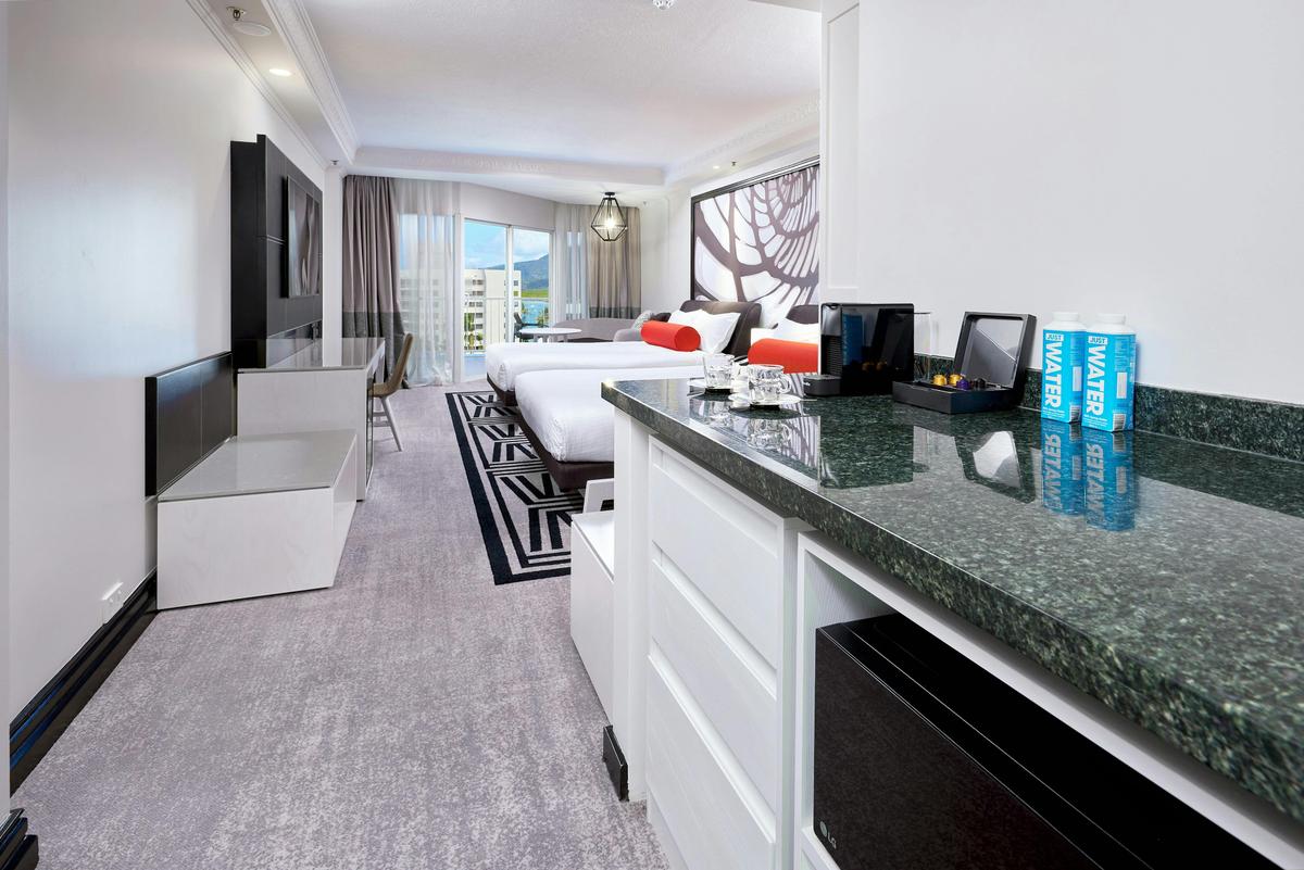 Rejuvenated Grand Superior City Mountain Twin Room