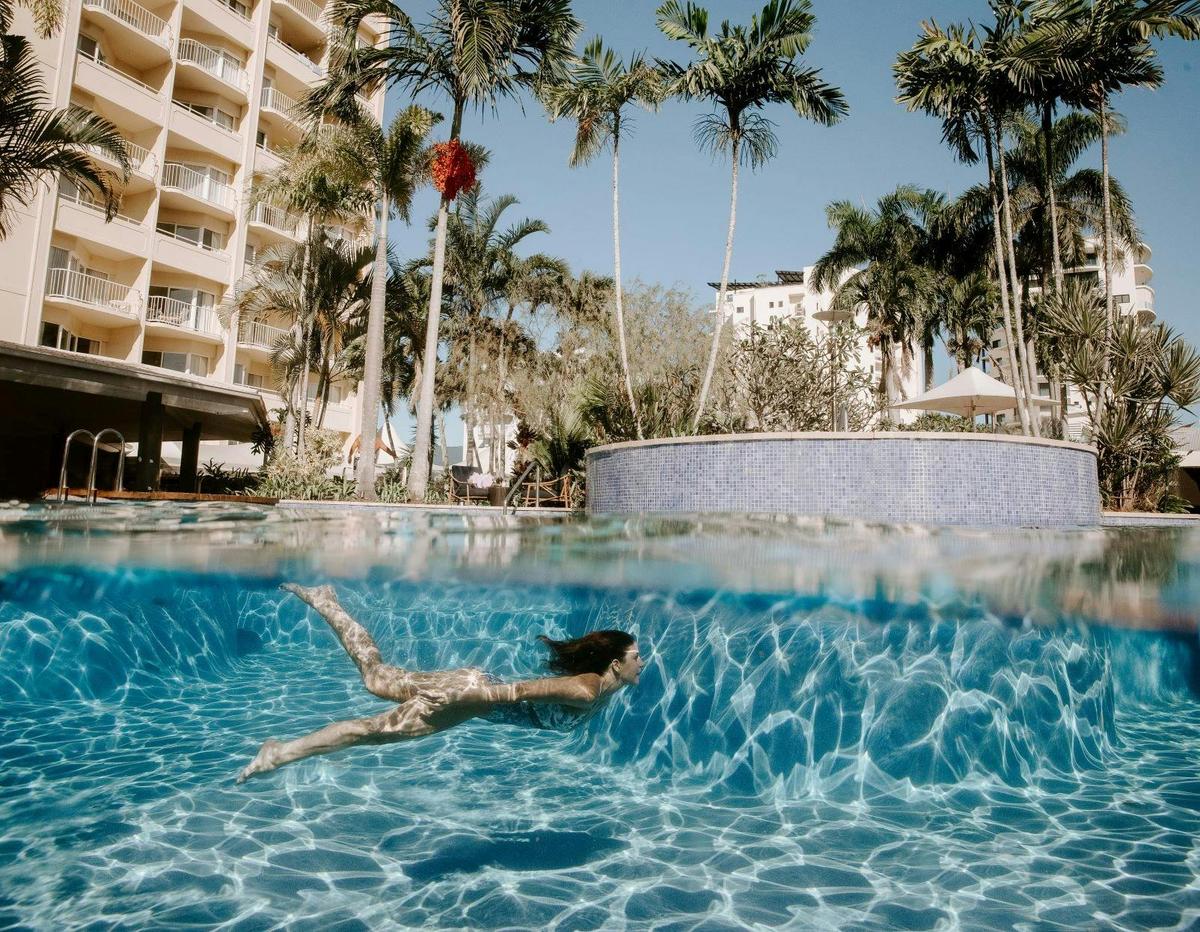 Pool Pullman Cairns International