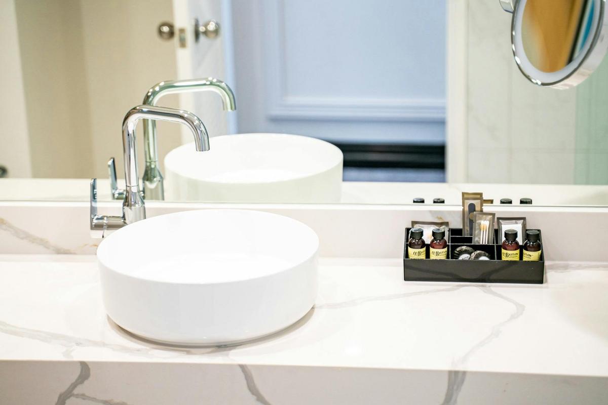 Rejuvenated Superior Mountain View Room