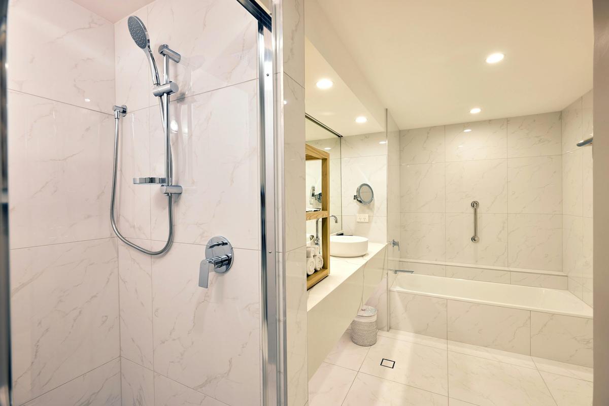 Rejuvenated Grand Superior City Mountain Twin Room