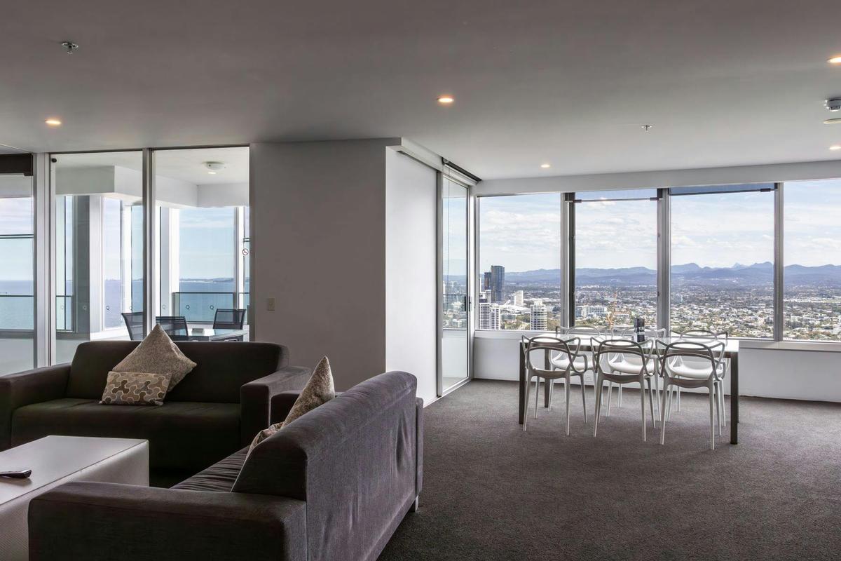 4 Bedroom Executive Spa Apartment