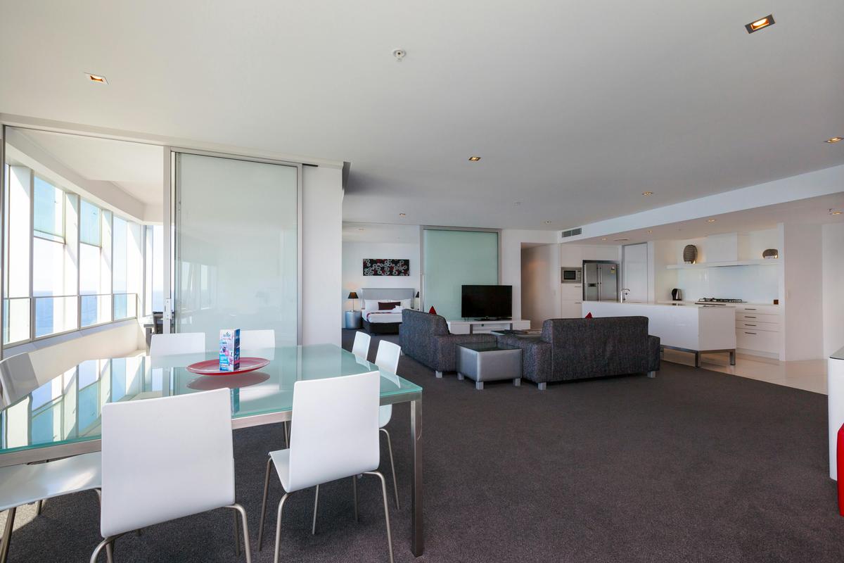 3 Bedroom Ocean Spa Apartment