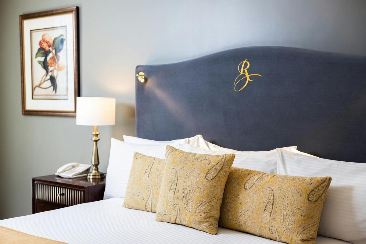 Deluxe Spa Suite