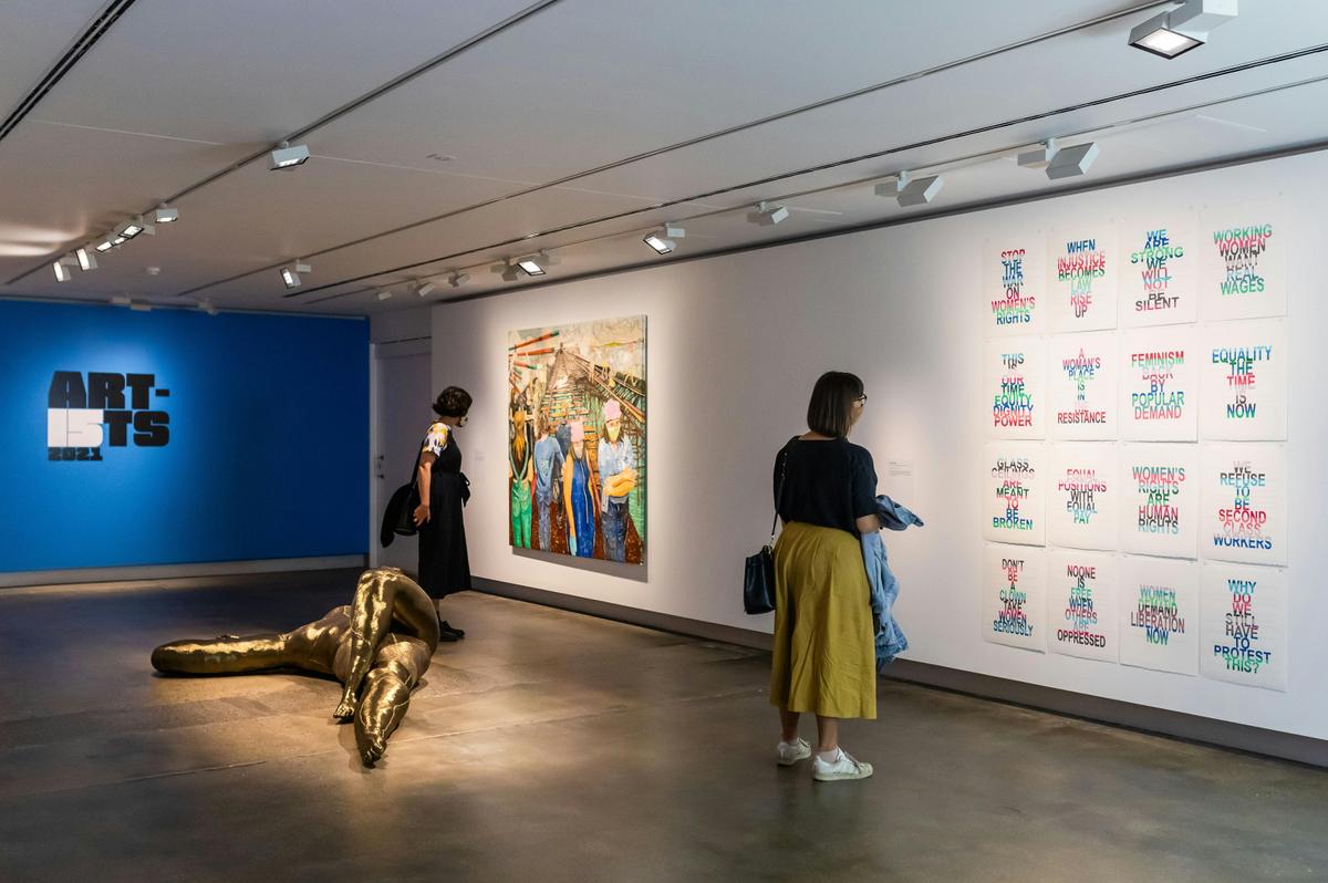 '15 Artists' exhibition