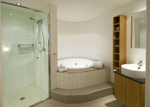 1 Bedroom Resort View Spa Suite