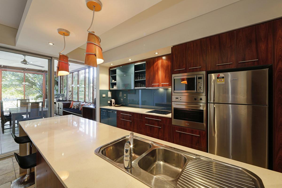 3 Bedroom Beach Home Apartment