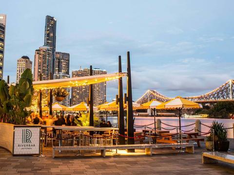 Riverbar and Kitchen