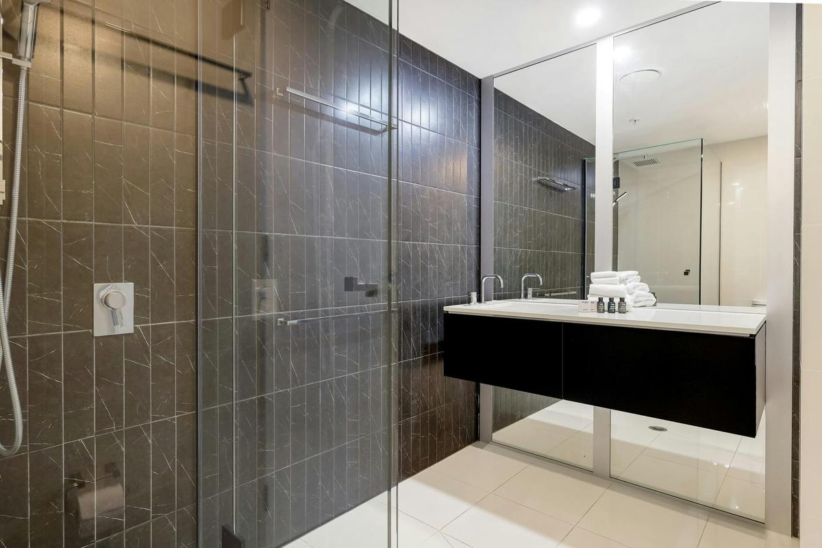Level 49 Urban Chic 4-bedroom SkyHome – Q1 Surfers Paradise