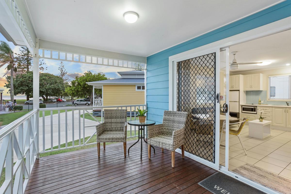 Scarborough Holiday Village - Villa Deck