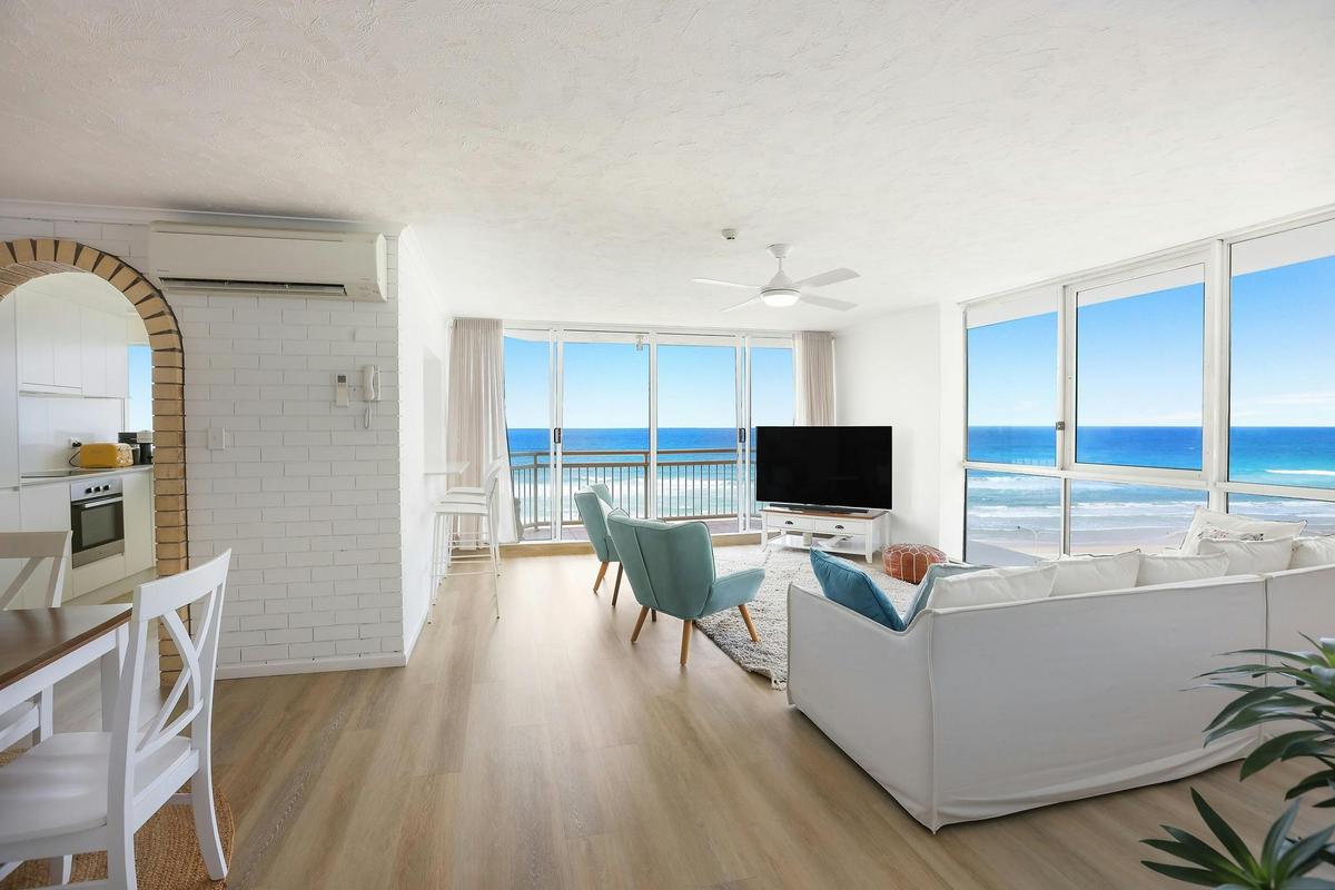 Lounge room with Ocean views - Seacrest Apartments Surfers Paradise - Gold Coast Holidays