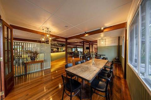 Roadvale Hotel