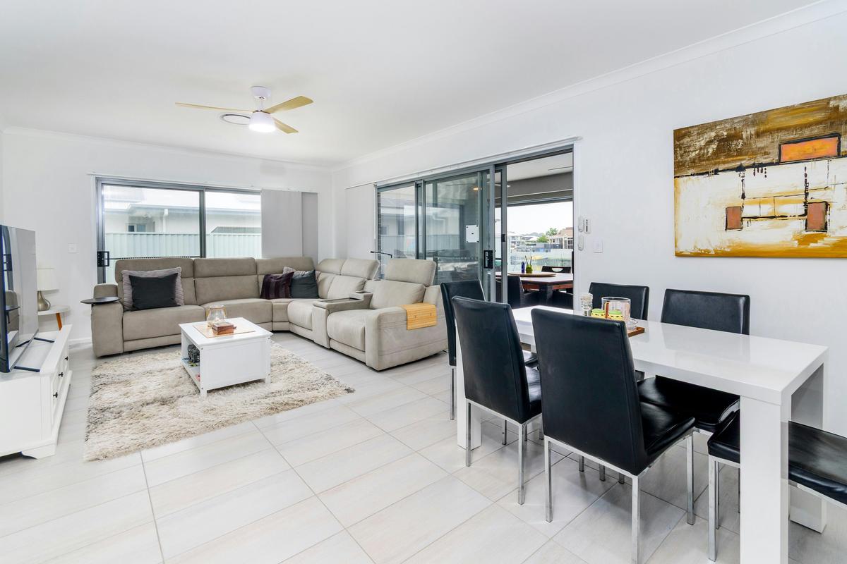 Dining and lounge area