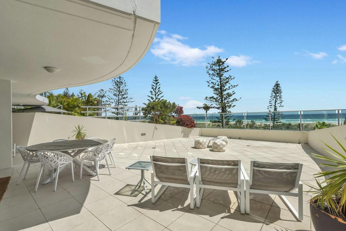 2 Bedroom Beach View - Reflection On the Sea